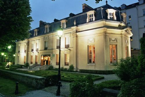 Le Bouton d'Or La Varenne Saint Hilaire