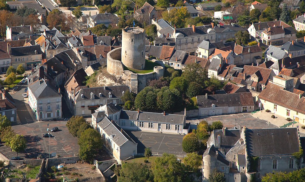 DES JARDINS DIVERS Châtillon-sur-Indre